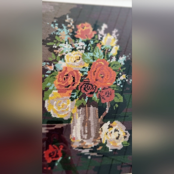 Vintage English Tapestry Red Yellow Pink Roses in Vase/ Vase with Flowers. - Picture 6 of 9